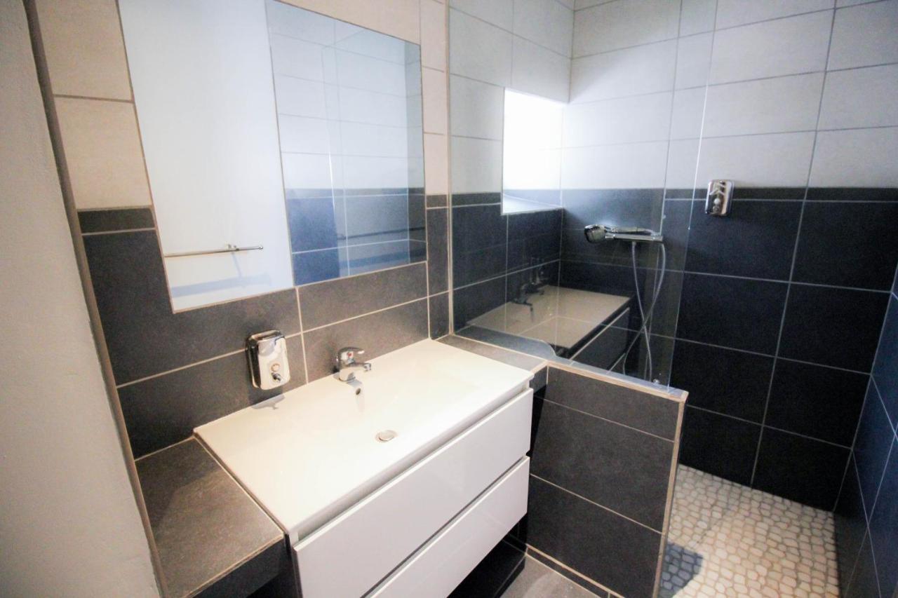 Appartement Calme Et Spacieux, Cite Et Ville A Pied, Wifi, 2 Chambres, 3 Lits カルカソンヌ エクステリア 写真