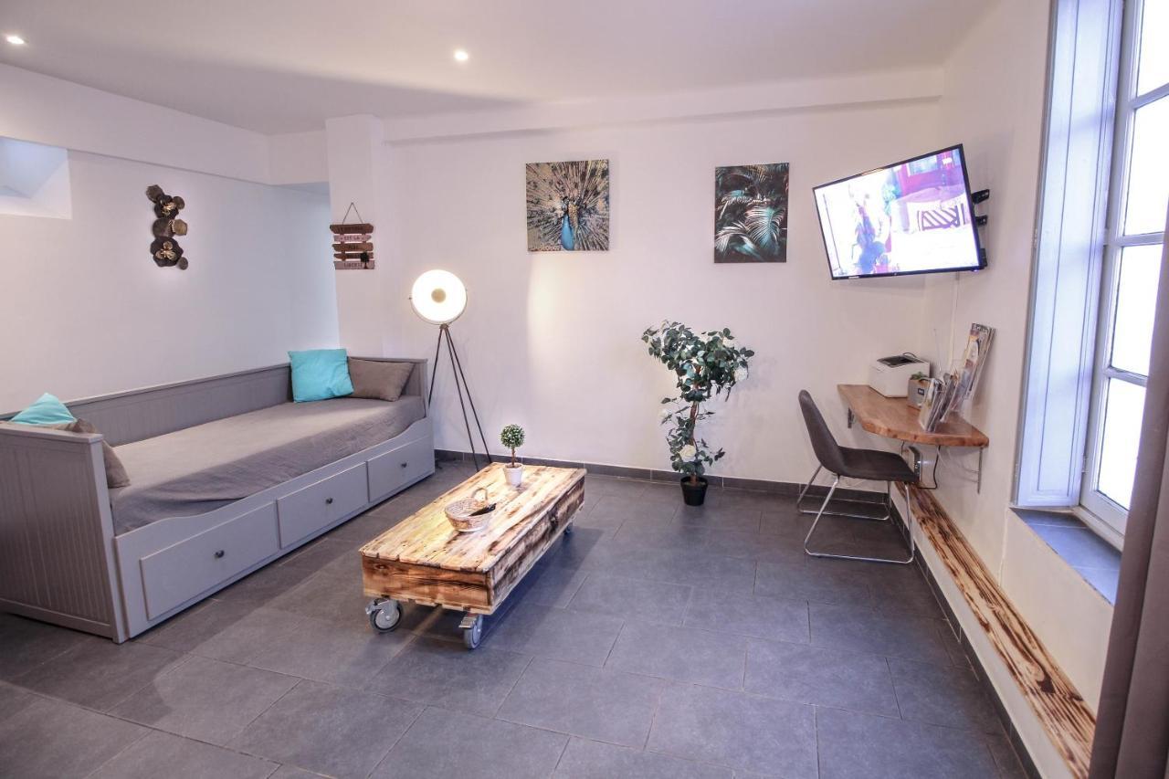 Appartement Calme Et Spacieux, Cite Et Ville A Pied, Wifi, 2 Chambres, 3 Lits カルカソンヌ エクステリア 写真